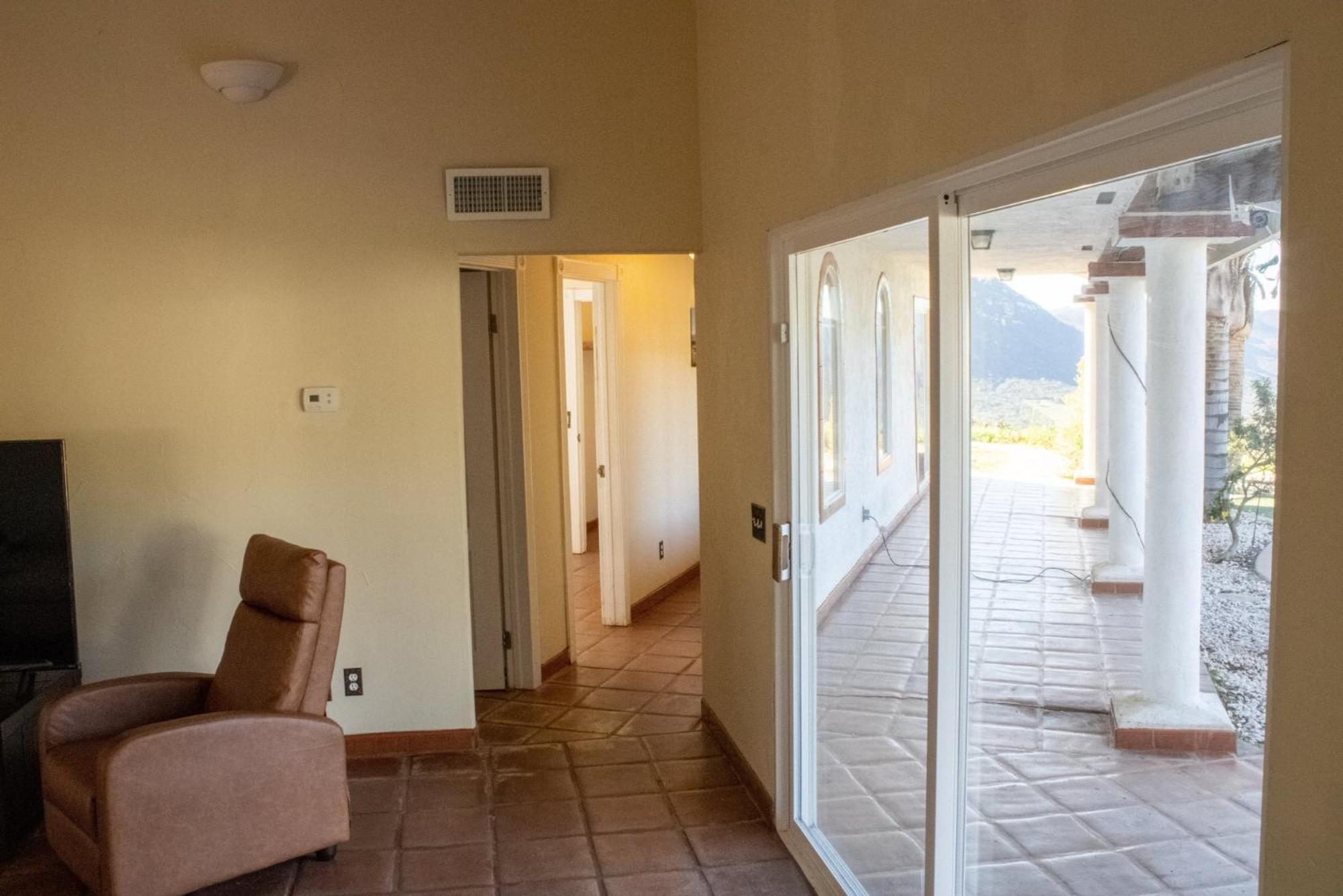 Private Home On 10 Acres - Heated Salt Pool & Jacuzzi, Mountain & City Views, Horseshoes, Basketball, Bbq, Golf Putting, Foosball, Croquet, Bose Stereo, White Cotton Bedding - Hilltop Hacienda, Pool Heat Optional Jamul Exterior photo